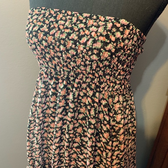 Stunning Dress or a skirt - Picture 2 of 8